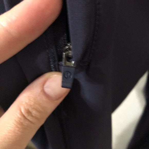 Lululemon Runderful Pant in Grape & Space Dye - Size 6 - Picture 4 of 11